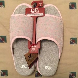 Dear foams Gel Infused Memory Foam Slippers